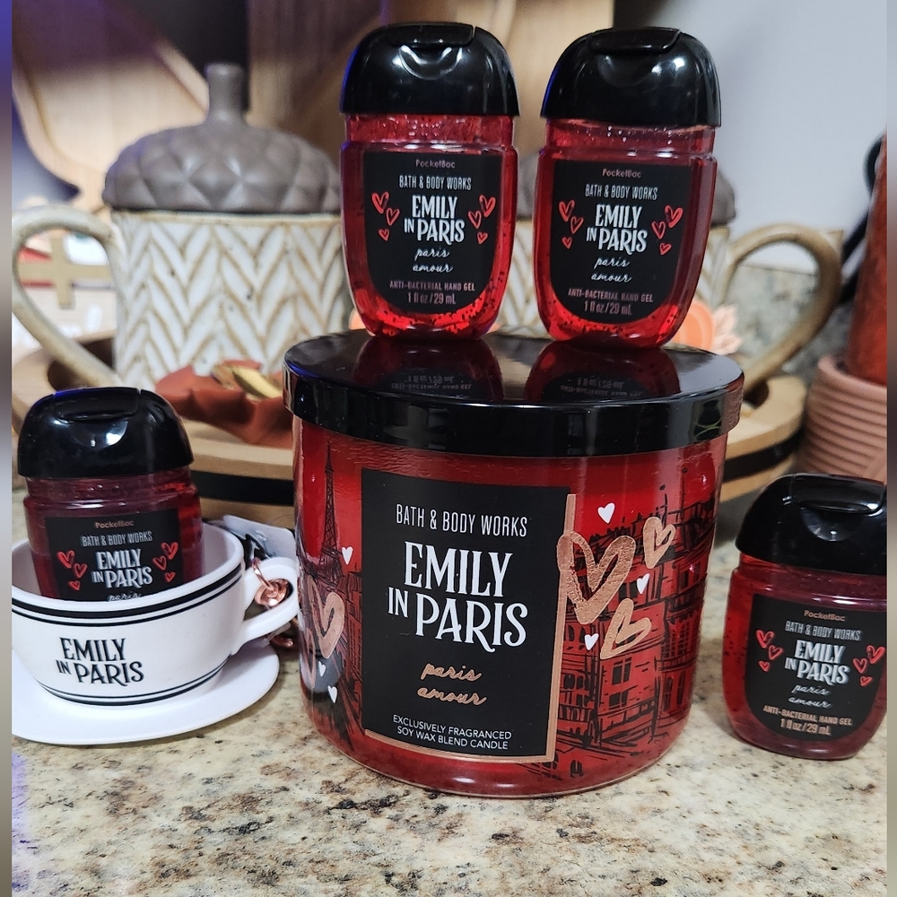 NWT Bath and Body Works Emily In Paris "Paris Amour" 3 Wick Candle & Pocketbacs
